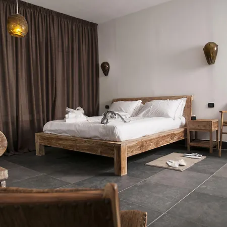 Seven Maze Charming House Bed & Breakfast