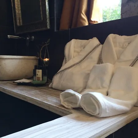 Seven Maze Charming House Bed & Breakfast Bari