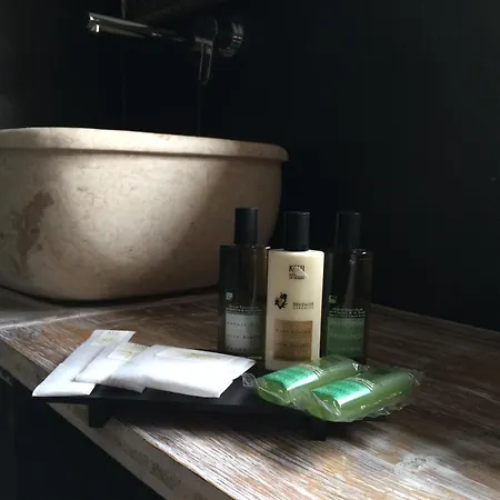 Seven Maze Charming House Bed & Breakfast 3*