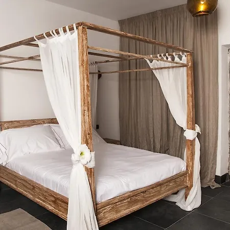 Seven Maze Charming House 3*