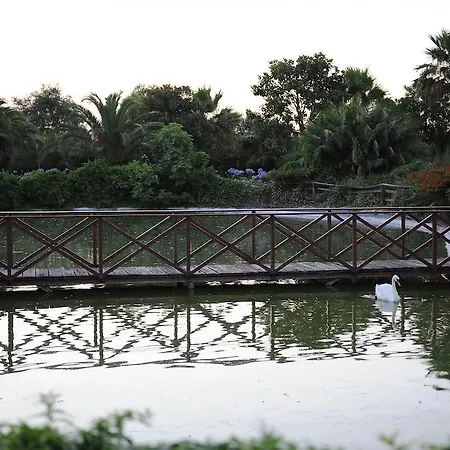 לינה וארוחת בוקר Seven Maze Charming House בארי